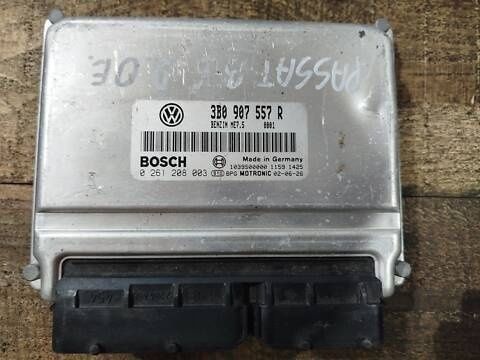 Блок управління двигуном (ЕБУ/ЭБУ) Volkswagen Passat B5 2.0i 3B0907557R 0261208003 (Фольксваген Пассат В5) ID63924232 (3B0907557R) фото
